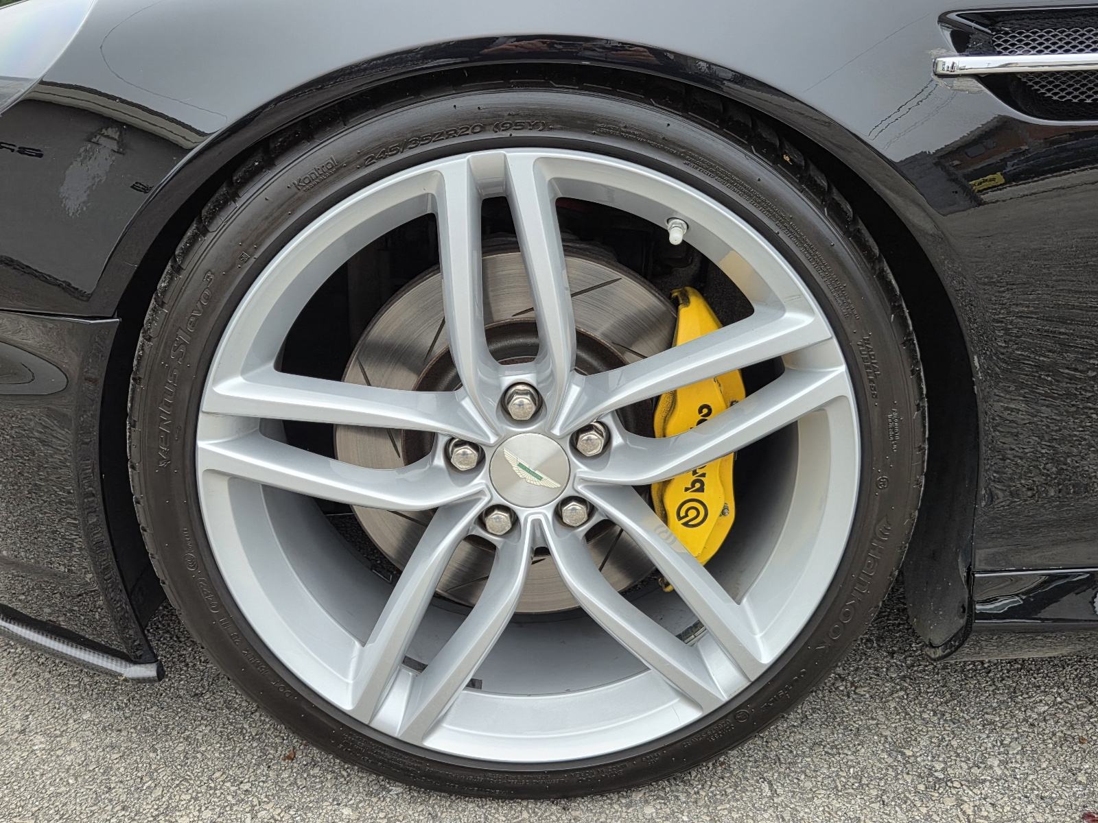 Aston Martin DB9 6.0 V12 Coupe DBS Edition