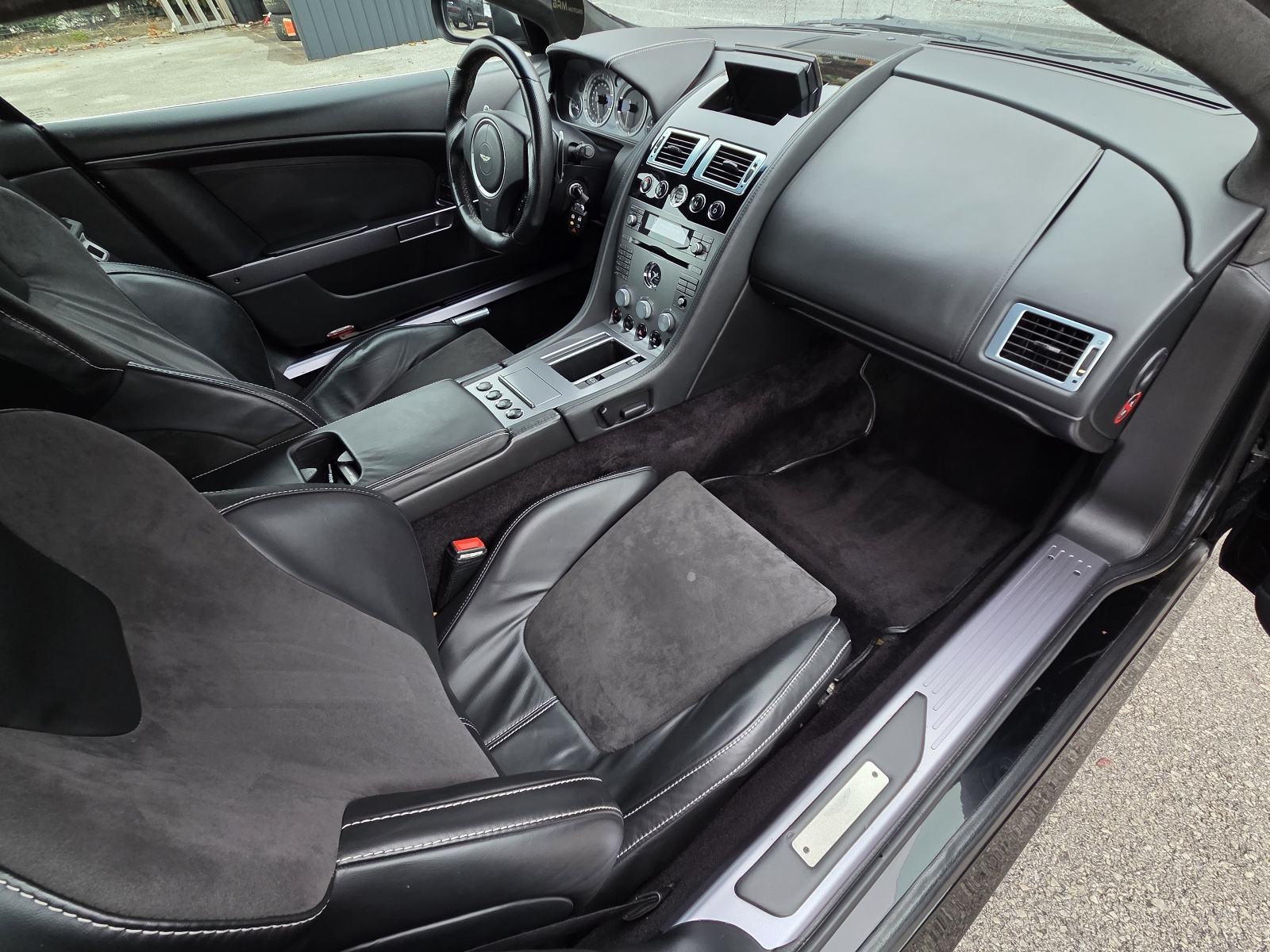 Aston Martin DB9 6.0 V12 Coupe DBS Edition