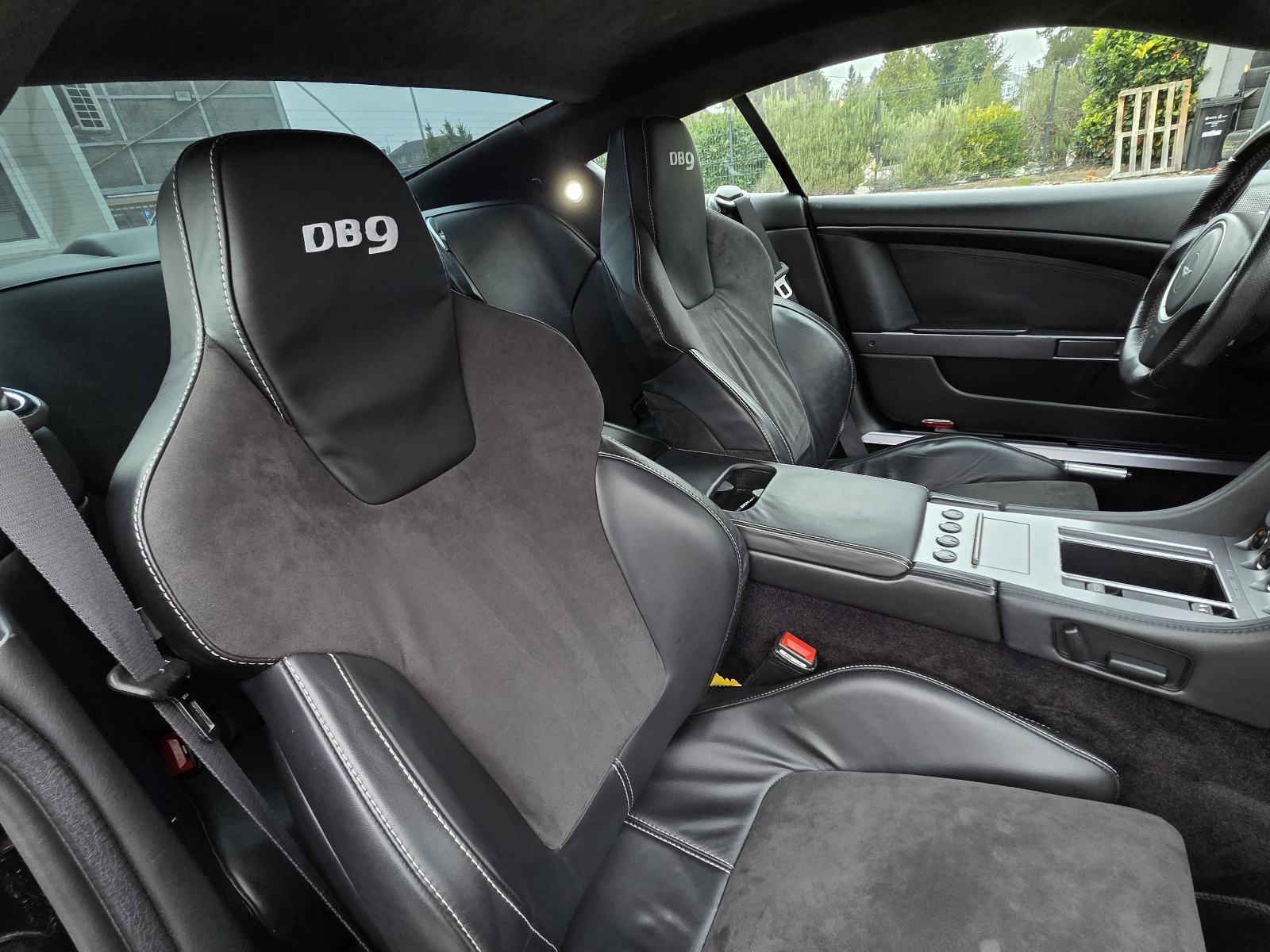 Aston Martin DB9 6.0 V12 Coupe DBS Edition