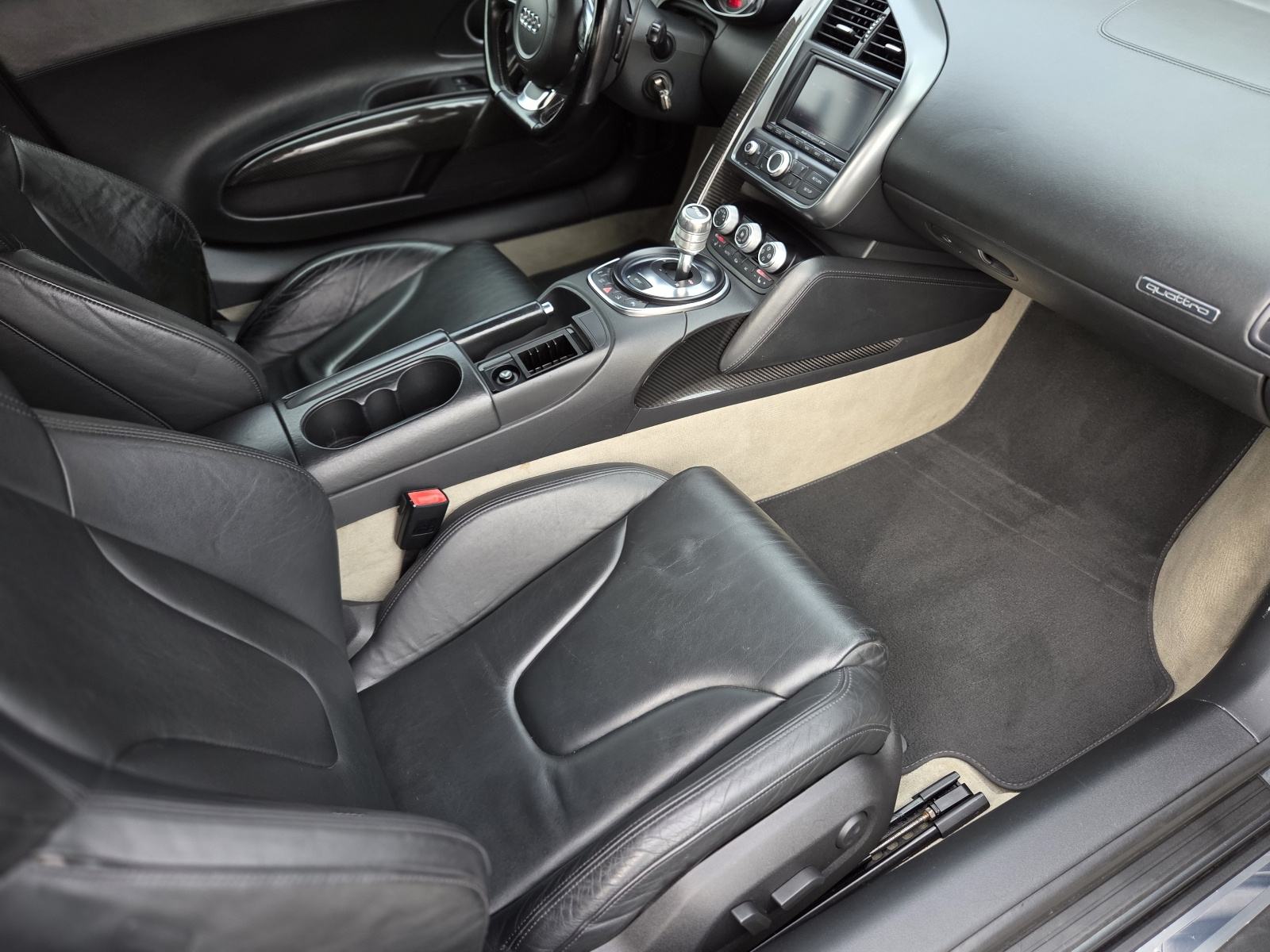 Audi R8 4,2 FSI V8 Quattro