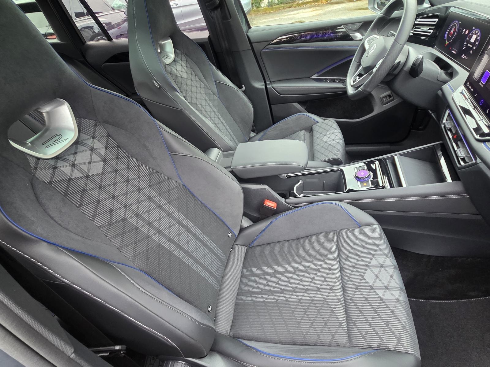 VW Tiguan 2.0TDI DSG R-LINE+ 4JOY – Full – 2026