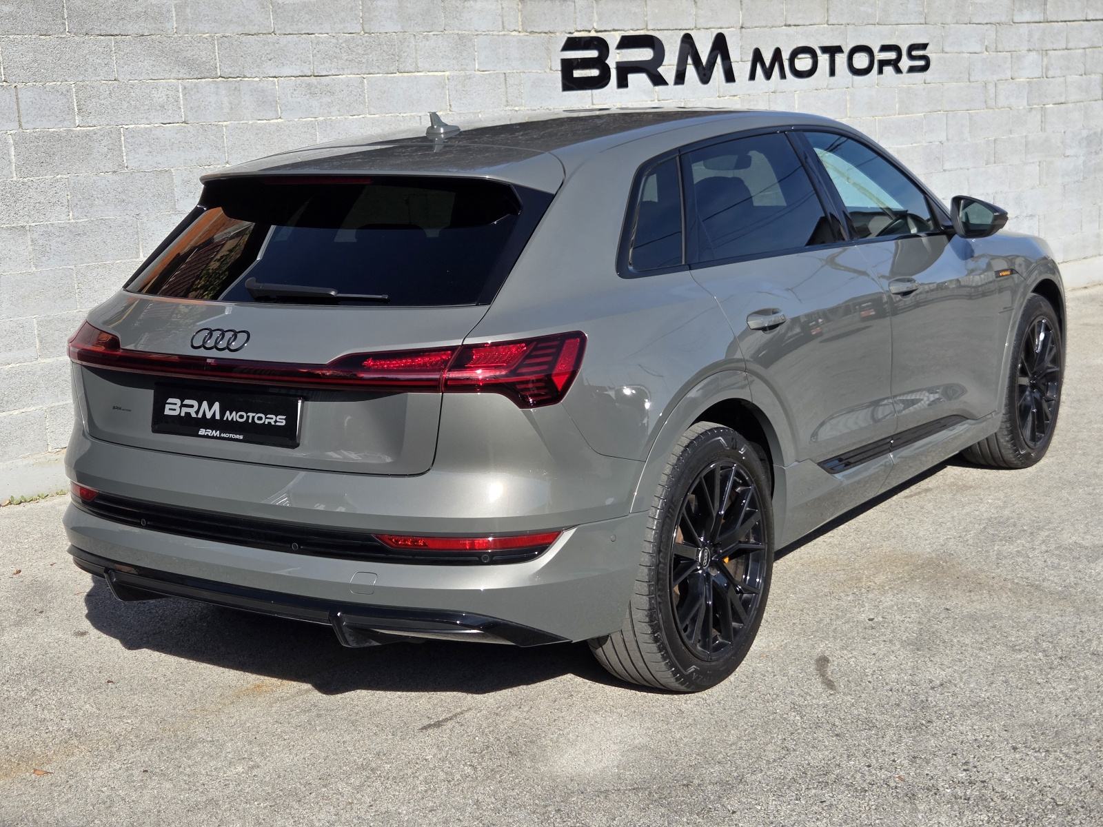 Audi Q8 e-tron 55 Quattro 2x S-Line – Orange Black edition