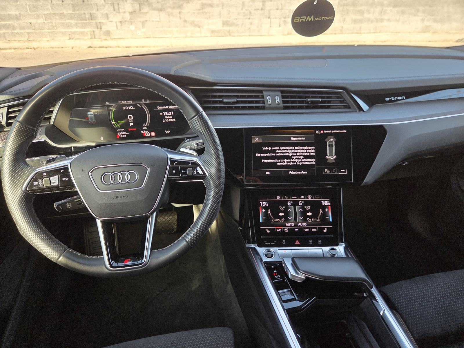 Audi Q8 e-tron 55 Quattro 2x S-Line – Orange Black edition