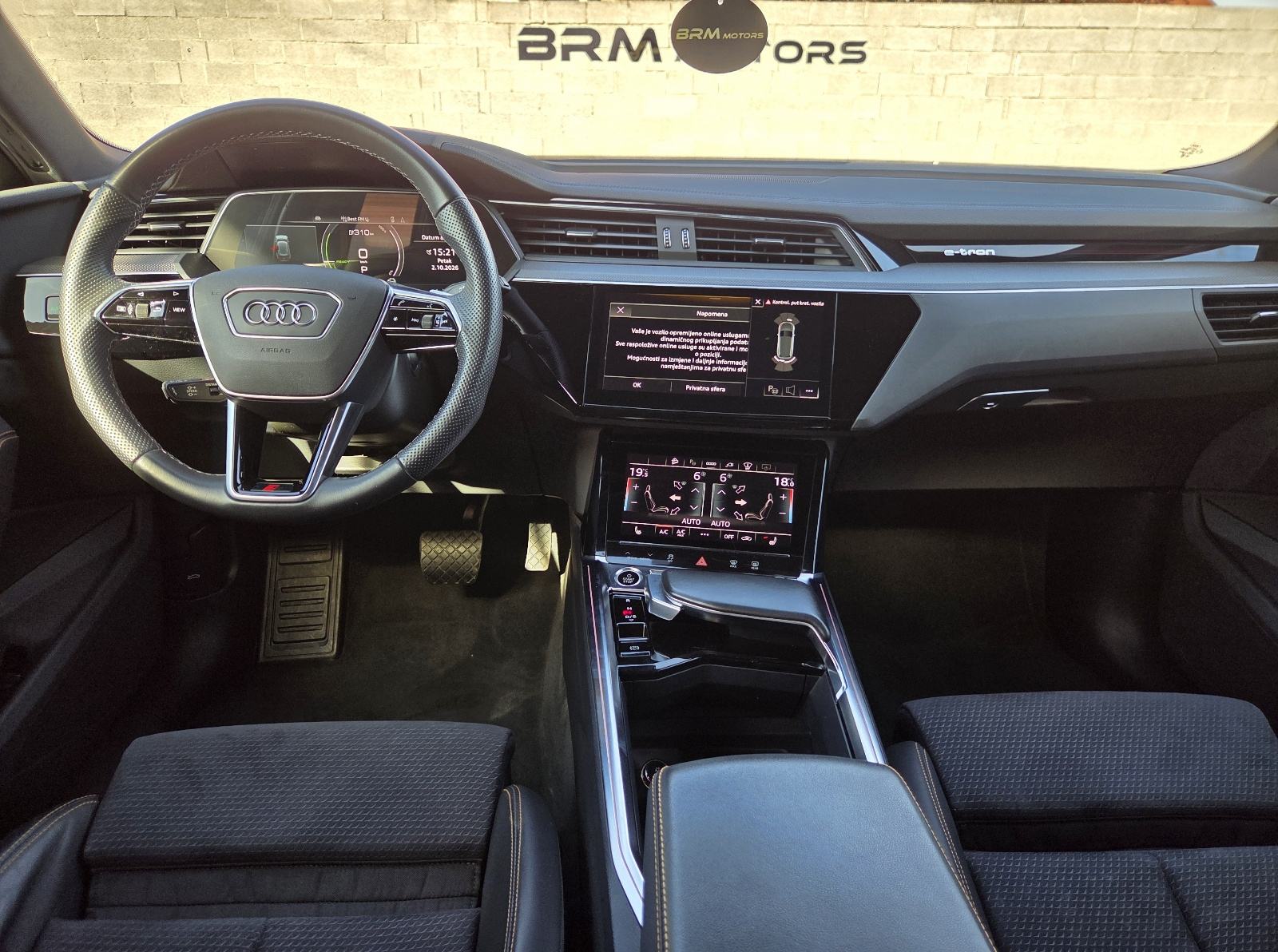 Audi Q8 e-tron 55 Quattro 2x S-Line – Orange Black edition