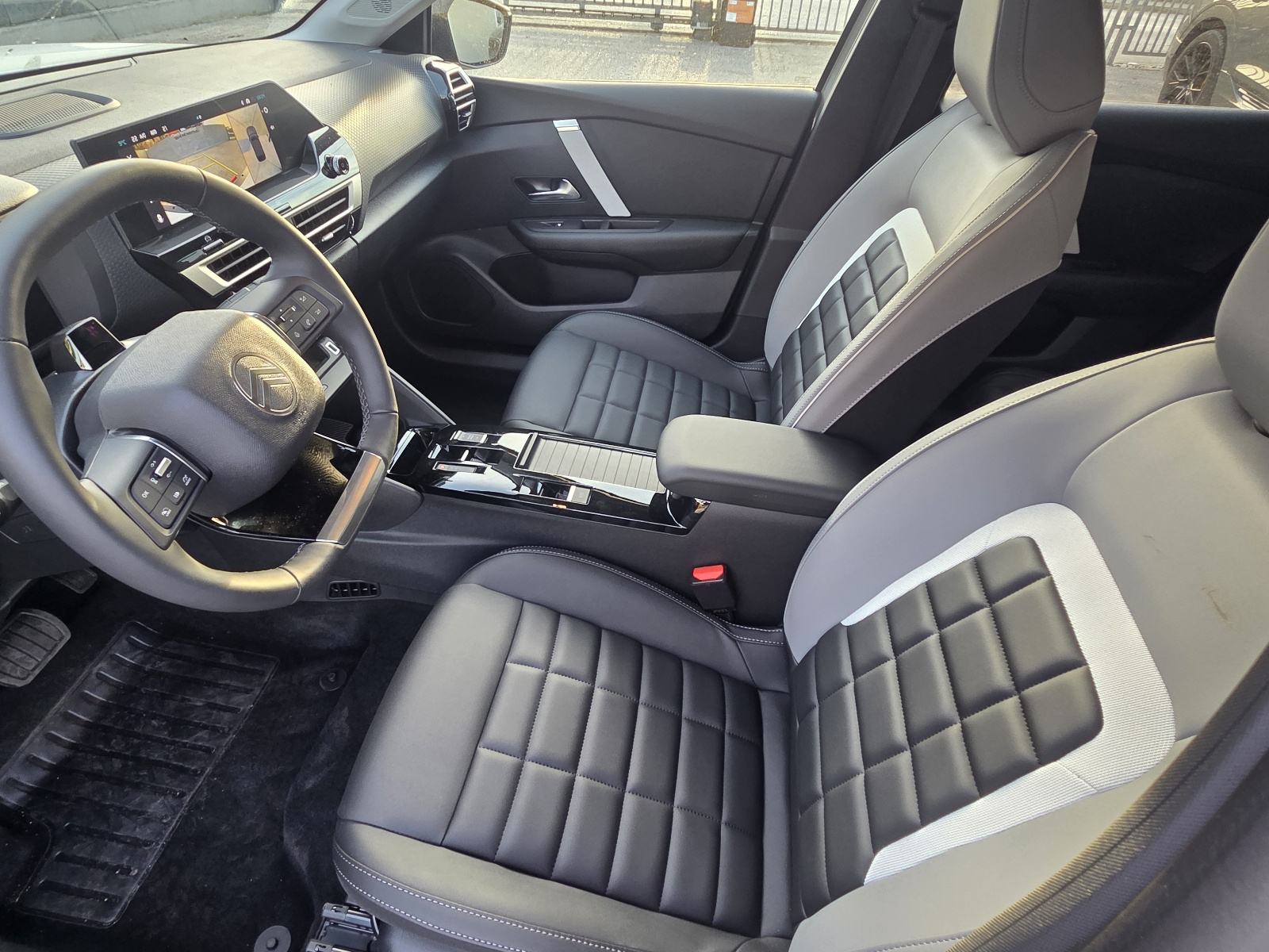 Citroën C4 Plus Hybrid 145 Automatik