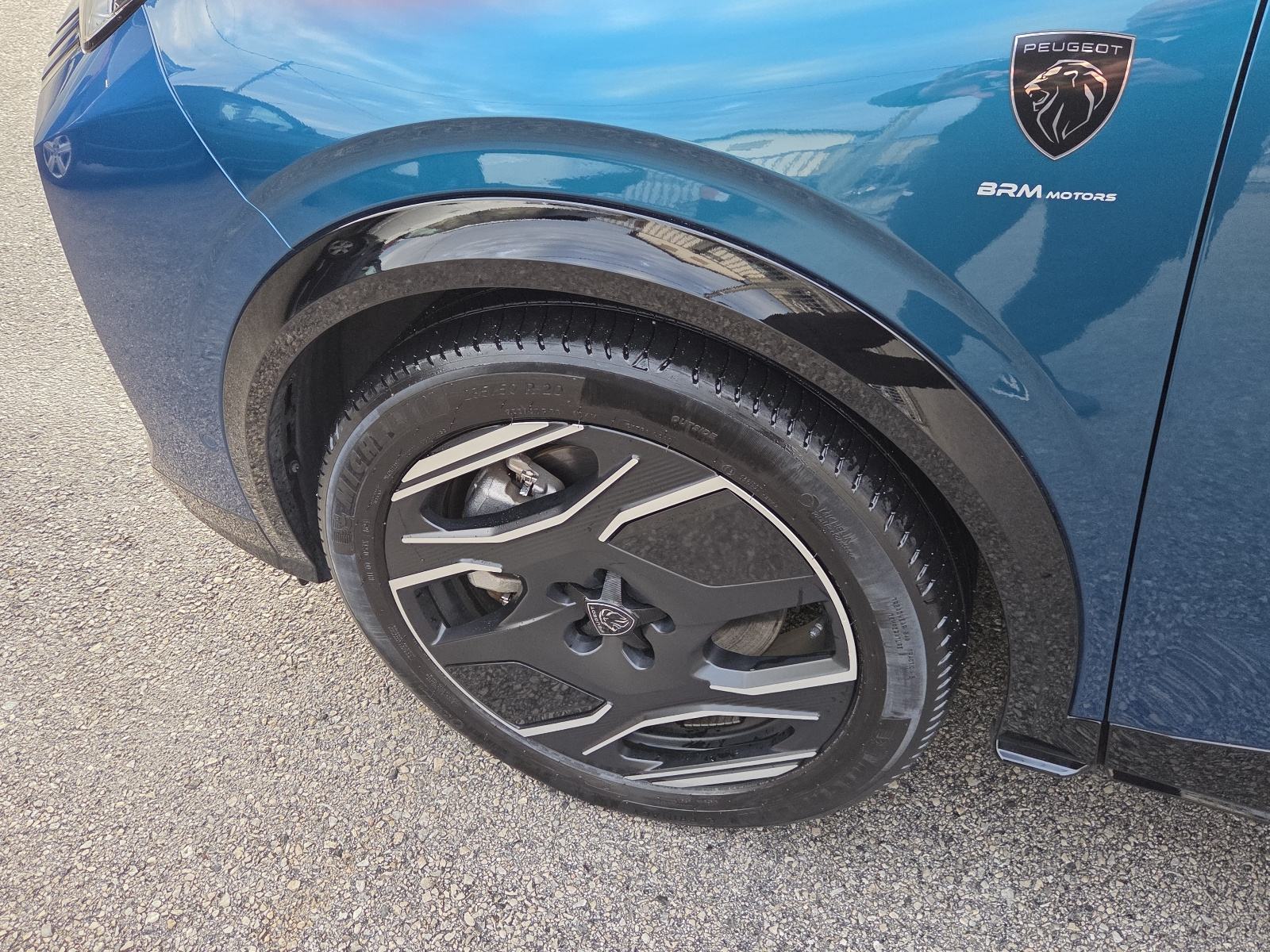 Peugeot e-3008 GT 210ks 73 kWh